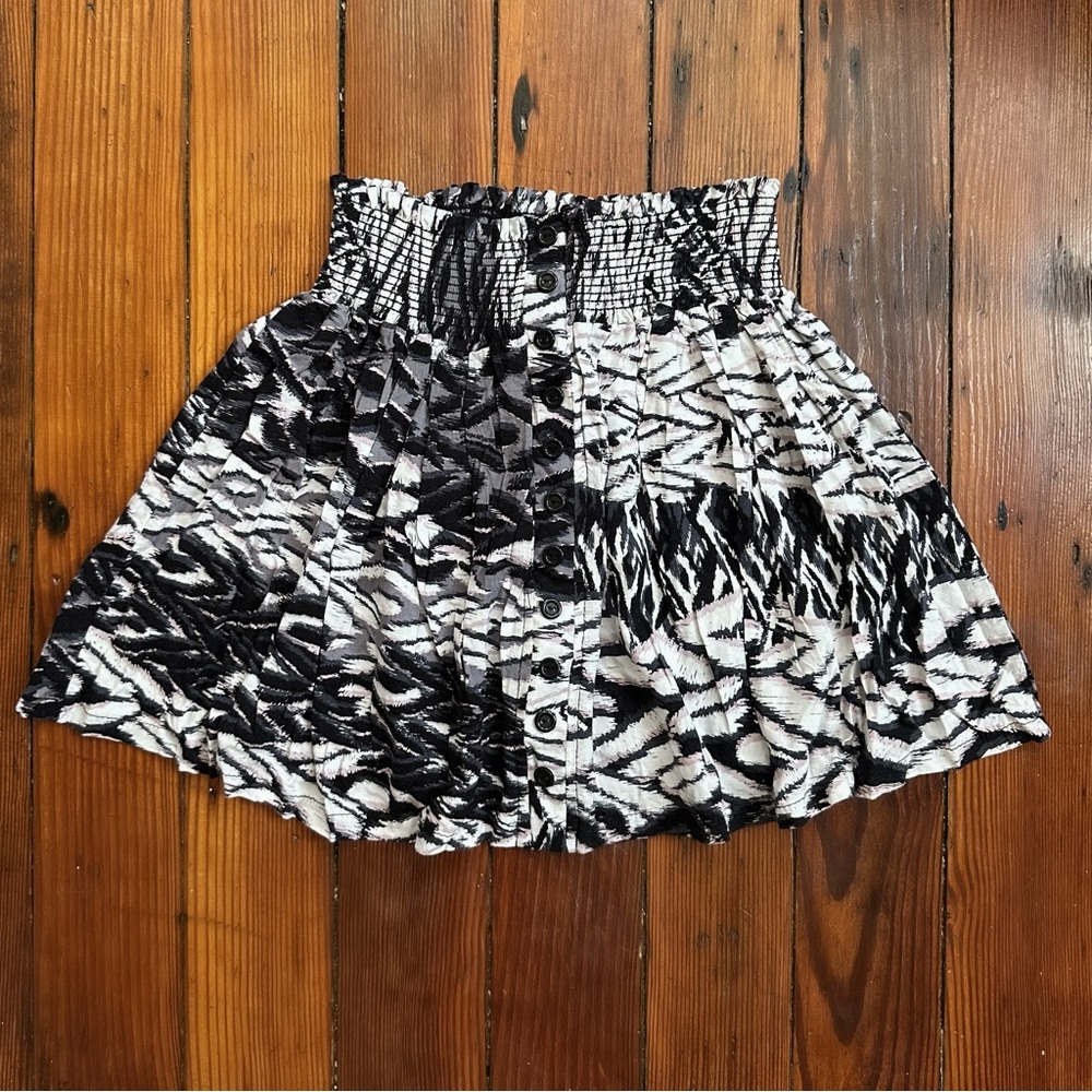 Vintage 1990s NY Invasion button front swing mini skirt XS